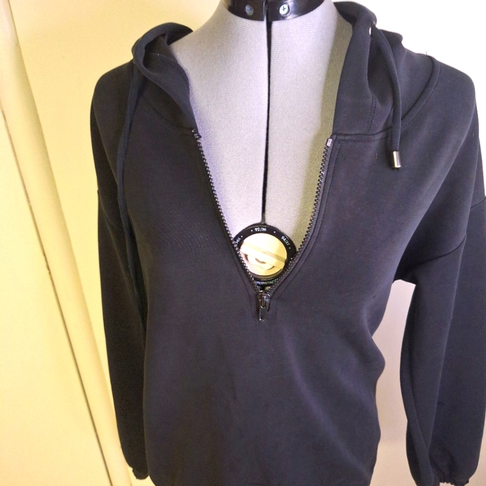 Orange Kiss Black Sweatshirt W/Butterfly, Hooded with Tie. Size Med - Picture 4 of 9